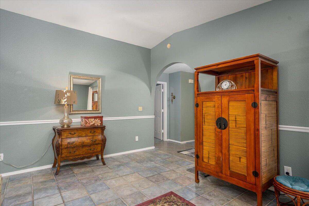 688 Buckthorn Drive Redding, CA 96003 - Photo 9 of 40 11-688 Buckthorn Dr (15 of 23)