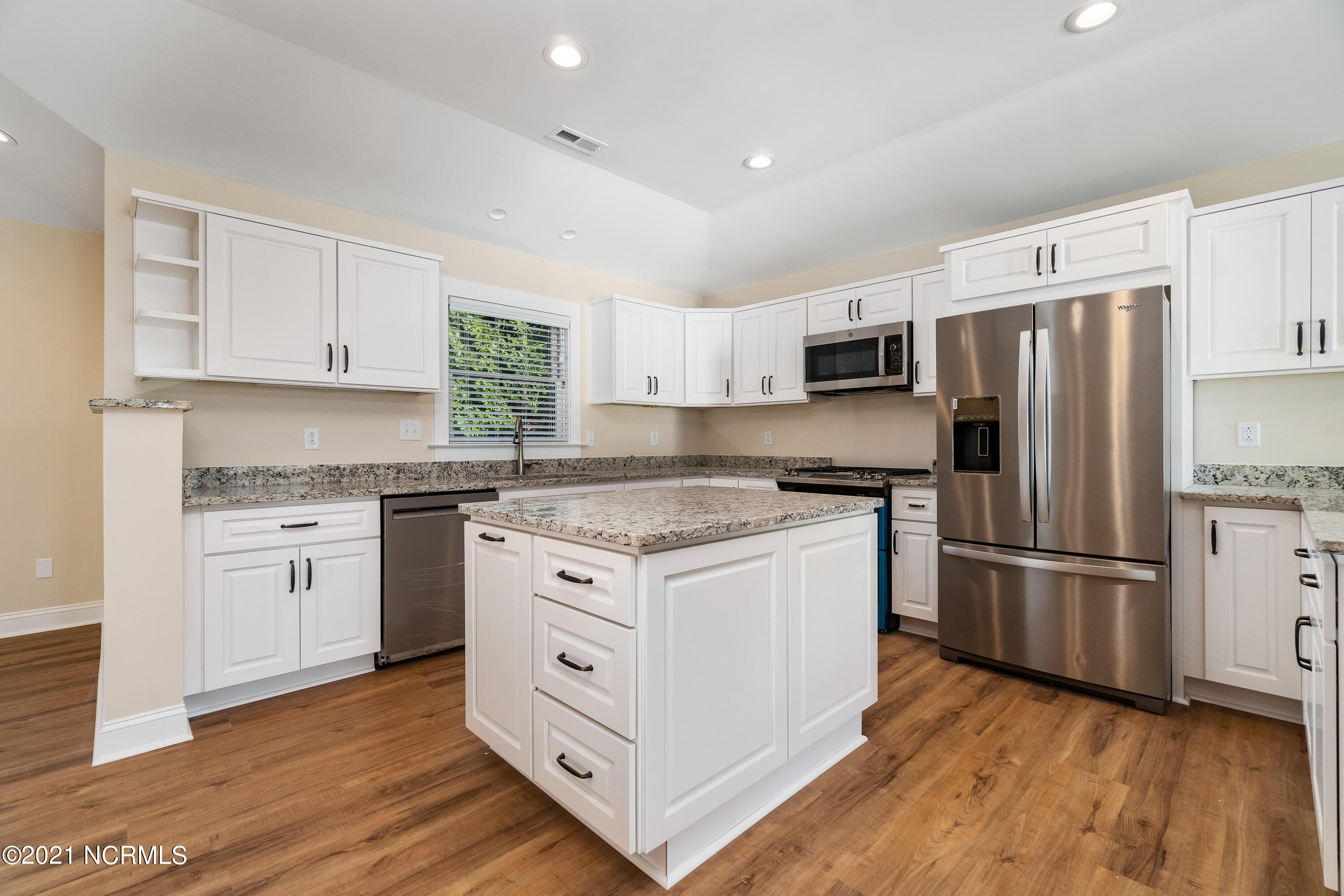1129 Bennett Road, Unit 9A Minnesott Beach, NC 28510 - Photo 6 of 38 Chill Photo_-43
