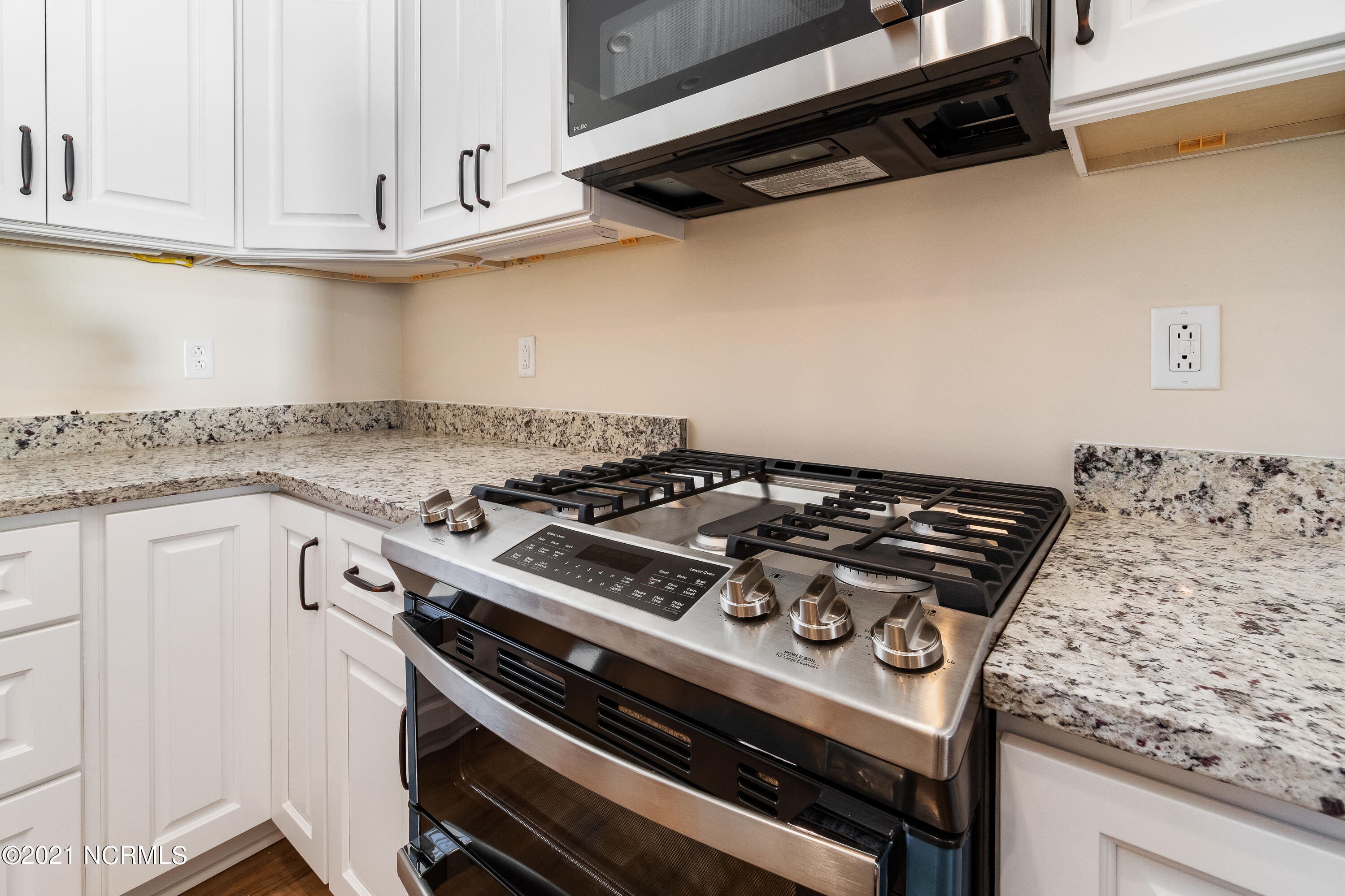 1129 Bennett Road, Unit 9A Minnesott Beach, NC 28510 - Photo 8 of 38 Chill Photo_-46