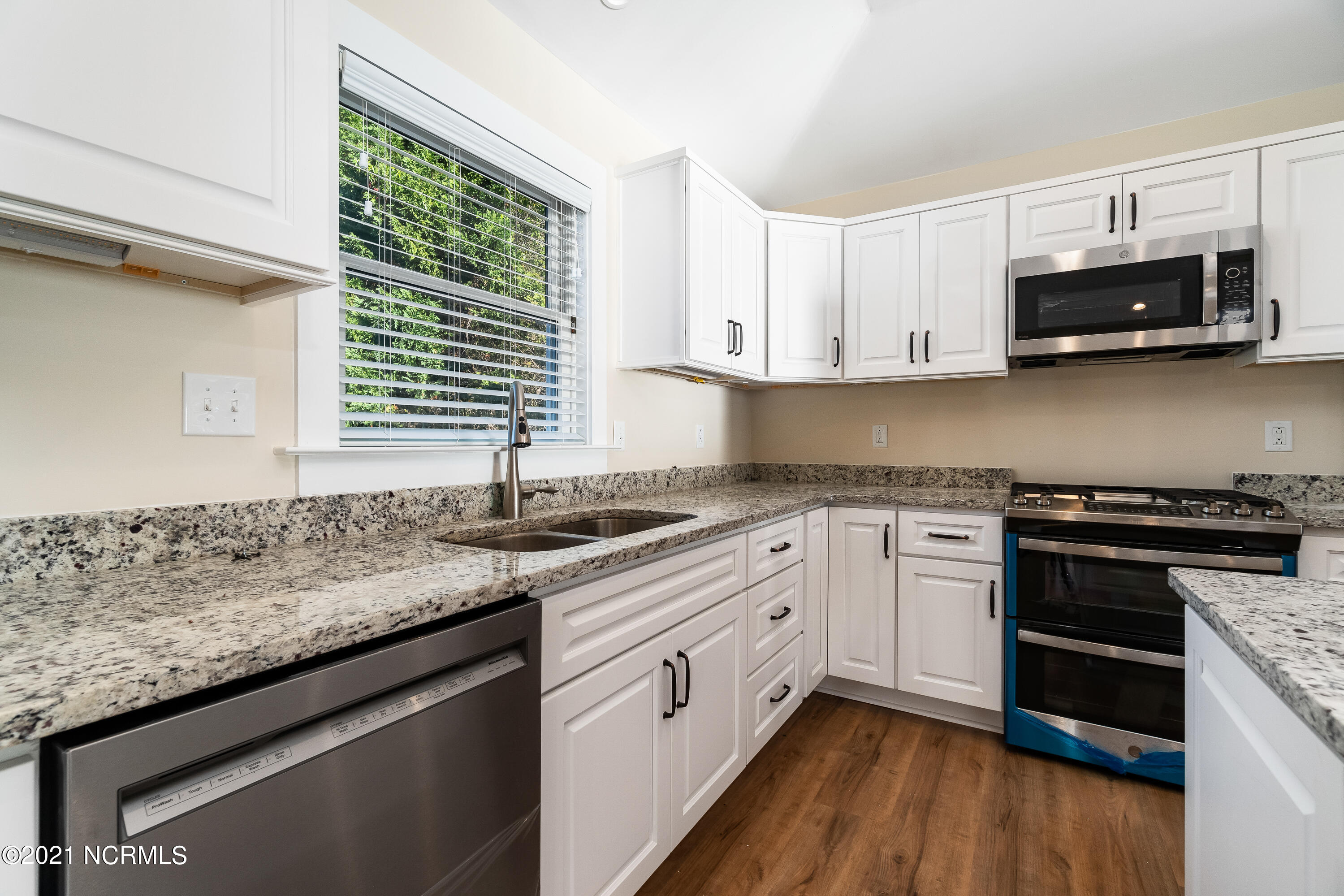 1129 Bennett Road, Unit 9A Minnesott Beach, NC 28510 - Photo 9 of 38 Chill Photo_-44