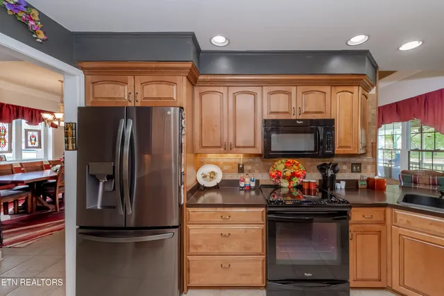 $886,000 | 111 Nunnehi Trail, Vonore, TN 37885