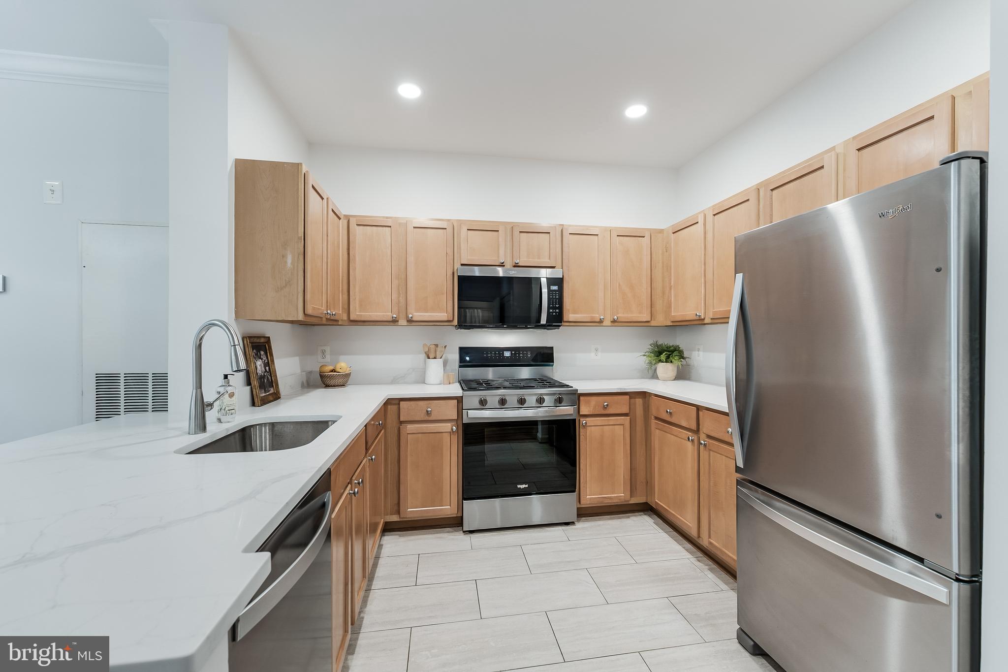 12000 Market Street, Unit 253 Reston, VA 20190 - Photo 5 of 49 Gallery Image 5