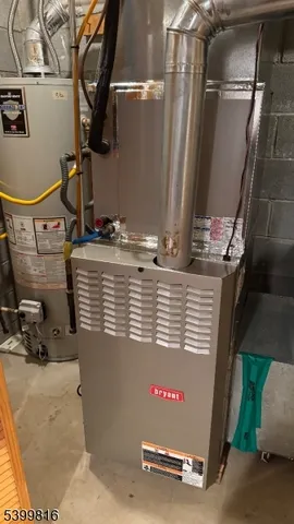 $323,900 | 117 Pinehurst Drive, Washington, NJ 07882