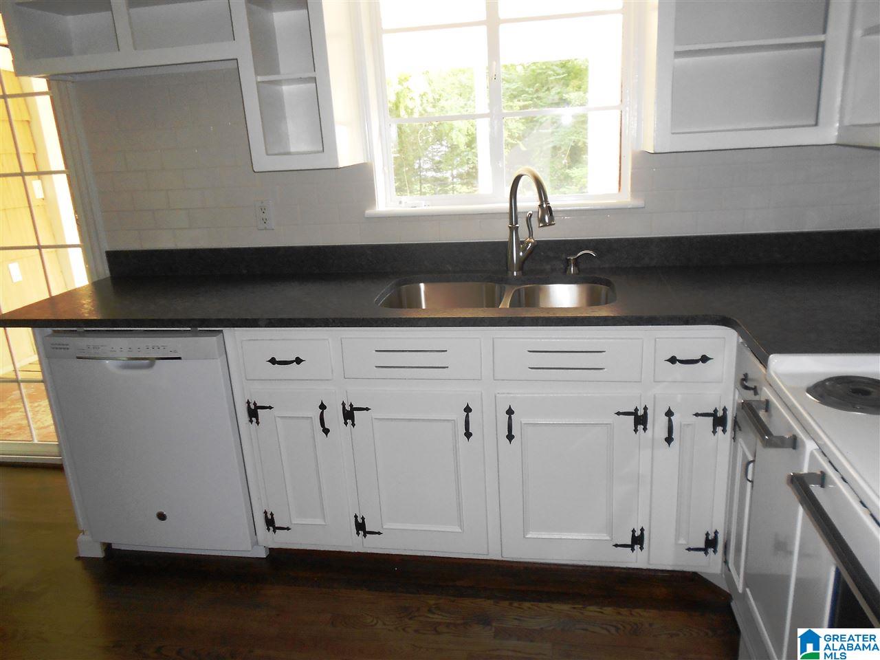 3220 Ridgely Court Birmingham, AL 35243 - Photo 3 of 47