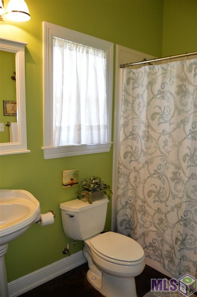 26286 Riverscape Drive Springfield, LA 70462 - Photo 12 of 33