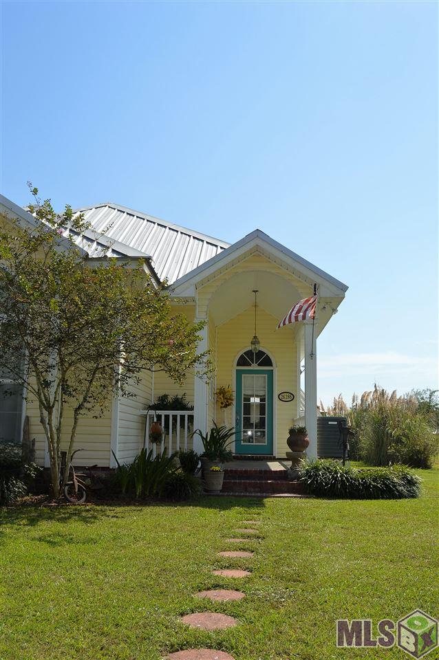 26286 Riverscape Drive Springfield, LA 70462 - Photo 3 of 33