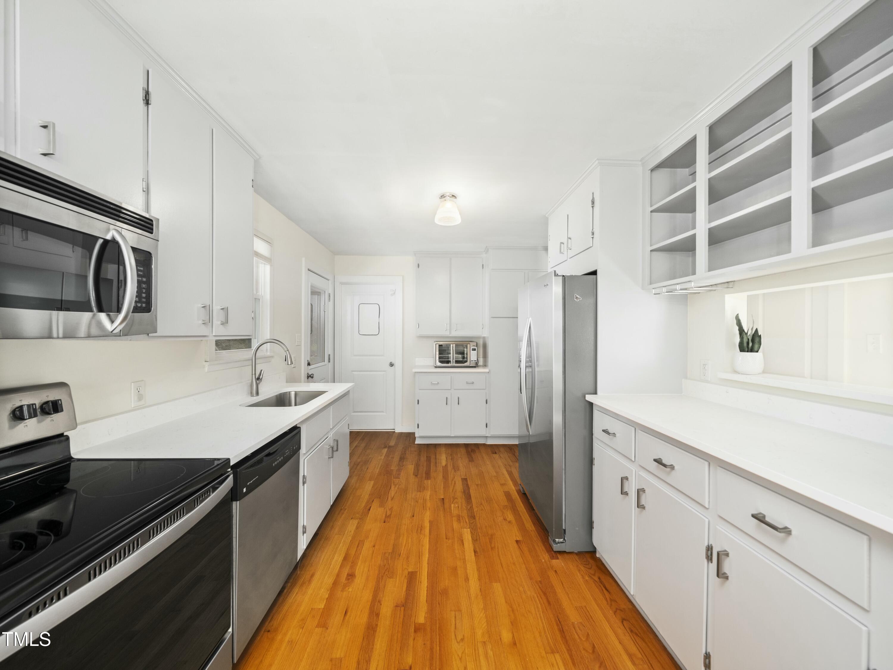2011 Watkins Street Raleigh, NC 27604 - Photo 8 of 36 tempImageSoLRf8