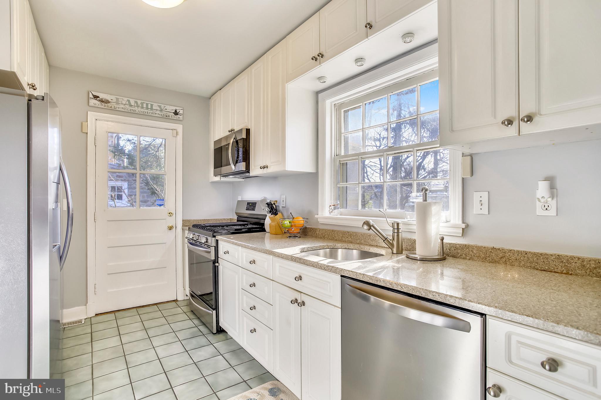 115 Taplow Road Baltimore, MD 21212 - Photo 8 of 24