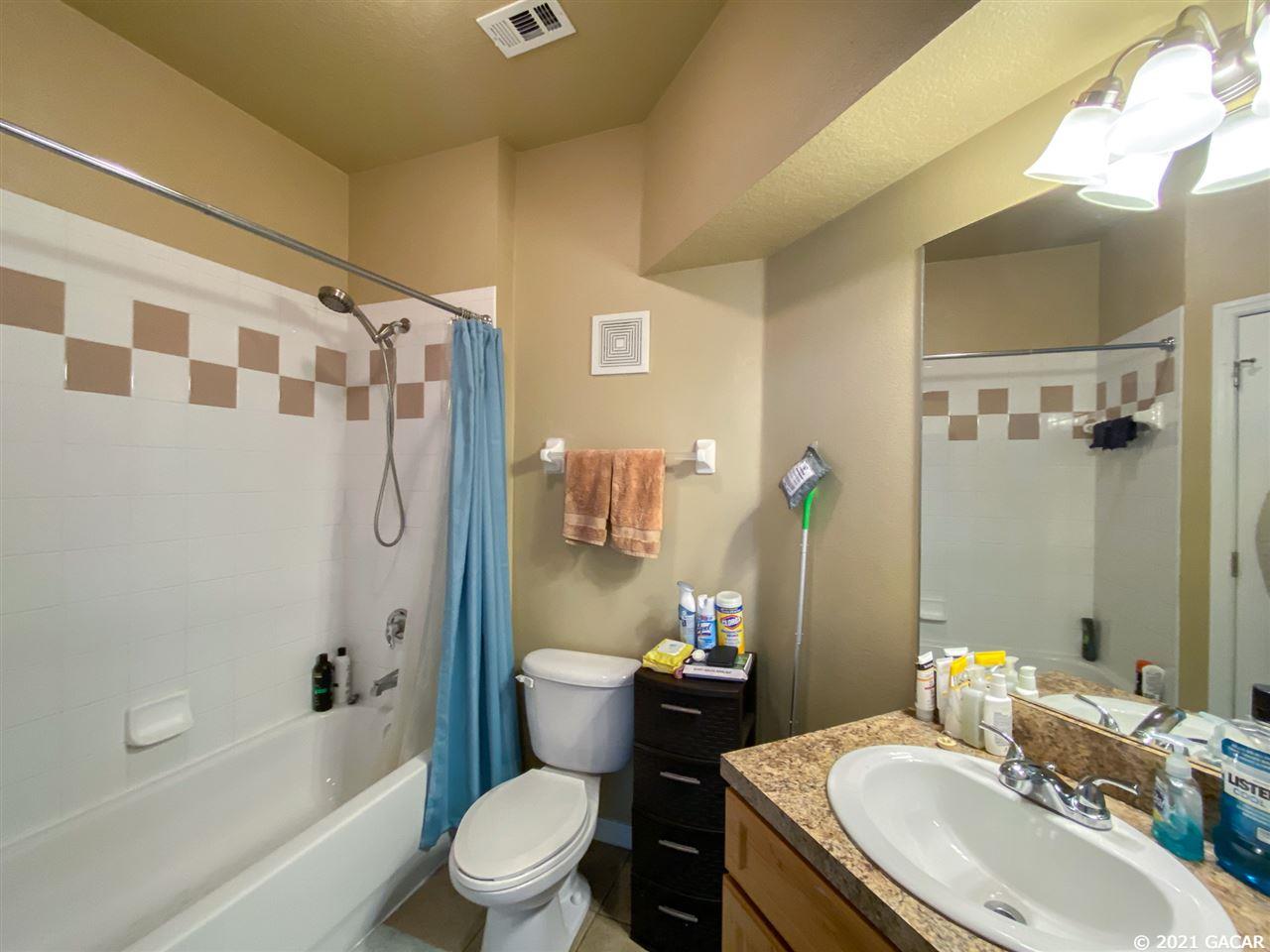 1245 Southwest 9th Road, Unit 101 Gainesville, FL 32601 - Photo 16 of 30