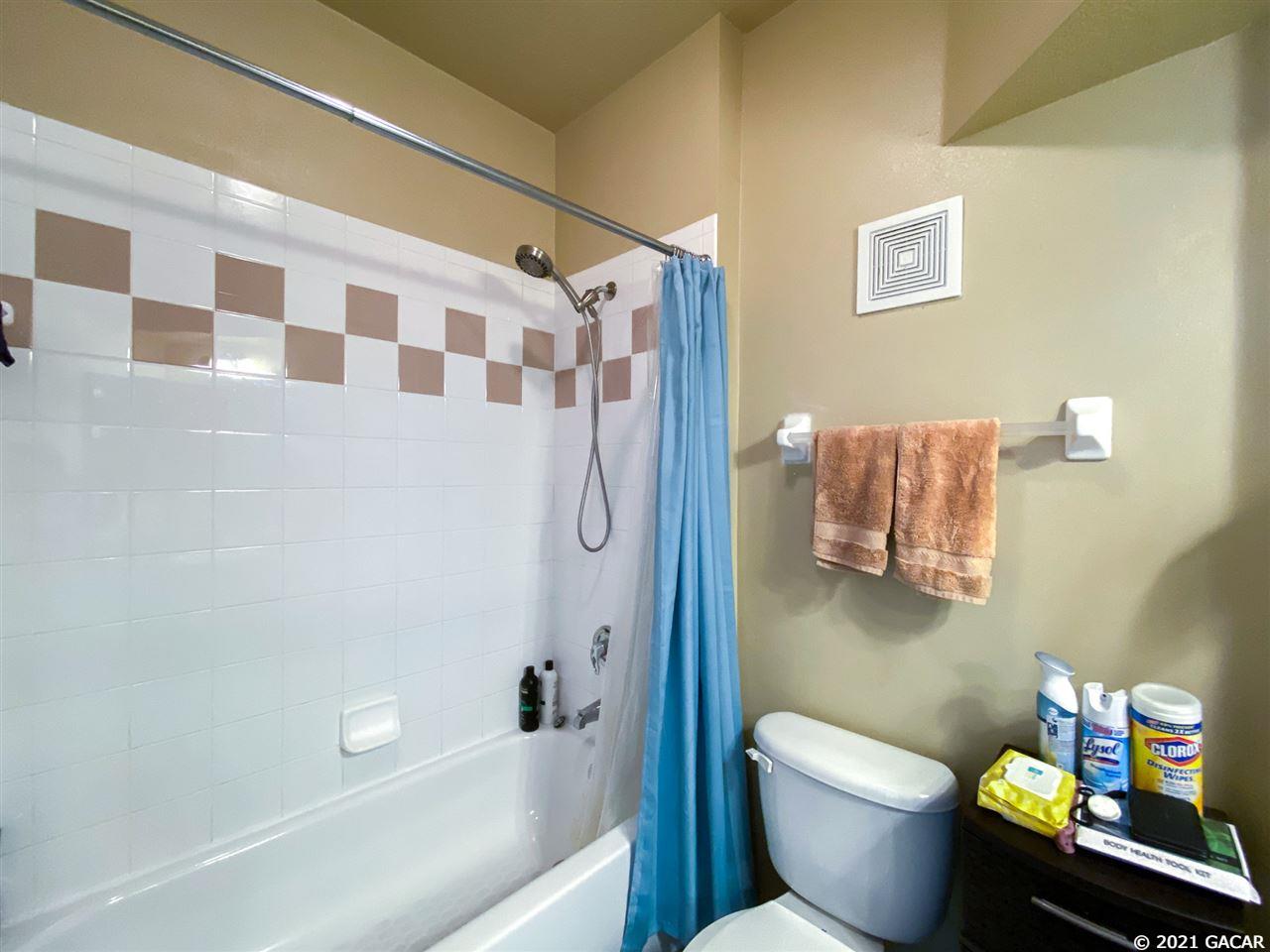 1245 Southwest 9th Road, Unit 101 Gainesville, FL 32601 - Photo 17 of 30
