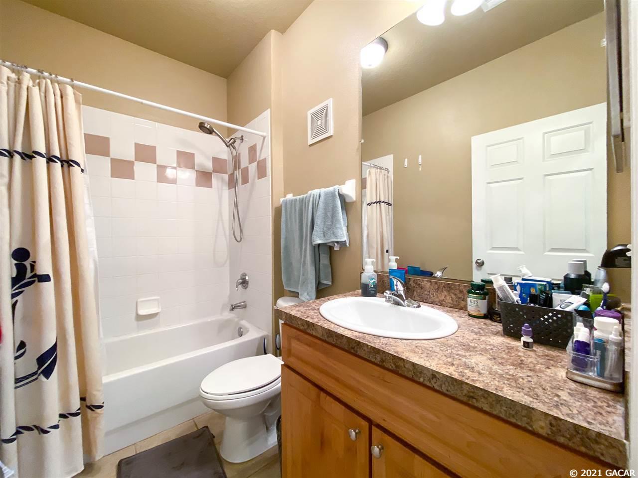 1245 Southwest 9th Road, Unit 101 Gainesville, FL 32601 - Photo 19 of 30