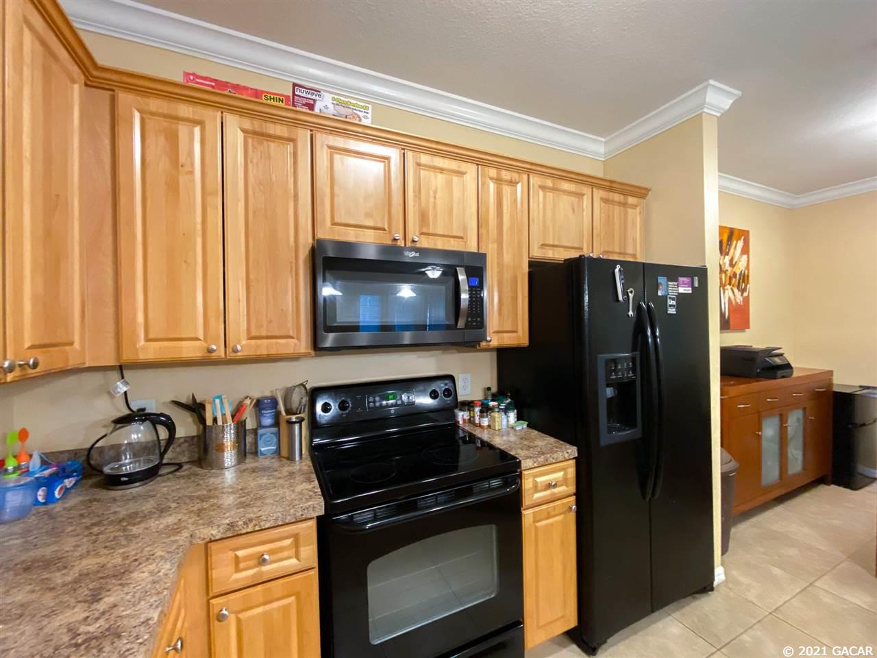 1245 Southwest 9th Road, Unit 101 Gainesville, FL 32601 - Photo 3 of 30