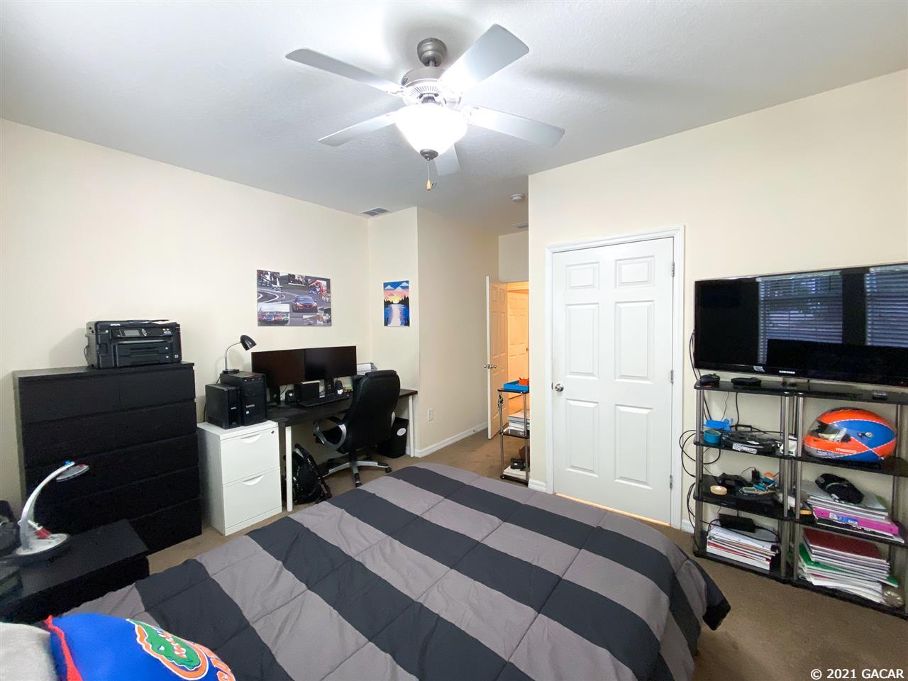 1245 Southwest 9th Road, Unit 101 Gainesville, FL 32601 - Photo 23 of 30