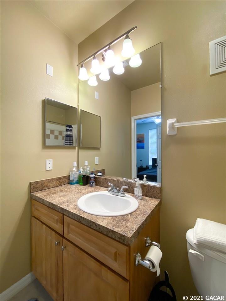 1245 Southwest 9th Road, Unit 101 Gainesville, FL 32601 - Photo 24 of 30