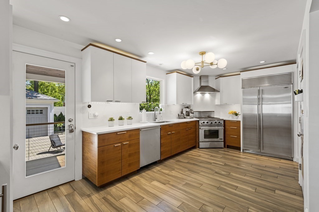 46 Pilgrim Road Marblehead, MA 01945 - Photo 7 of 38