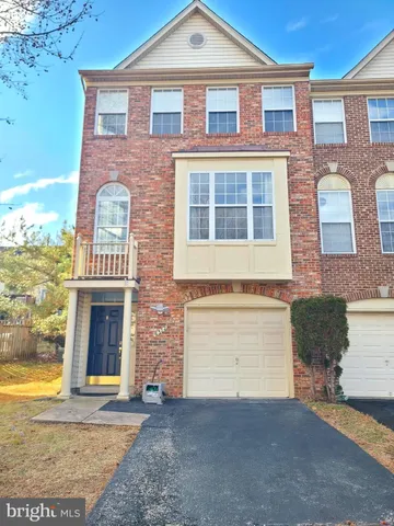 $2,900 | 6372 James Harris Way, Centreville, VA 20121