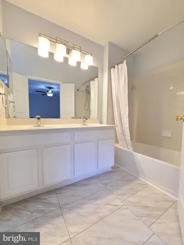 $2,900 | 6372 James Harris Way, Centreville, VA 20121