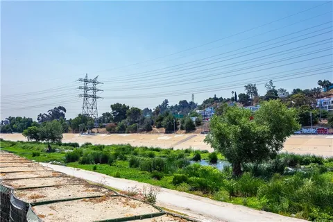 $2,300,000 | 2910 Acresite Street, Los Angeles, CA 90039