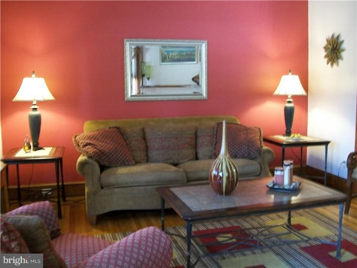 20 Church Road Lansdale, PA 19446 - Photo 2 of 25 Living Room