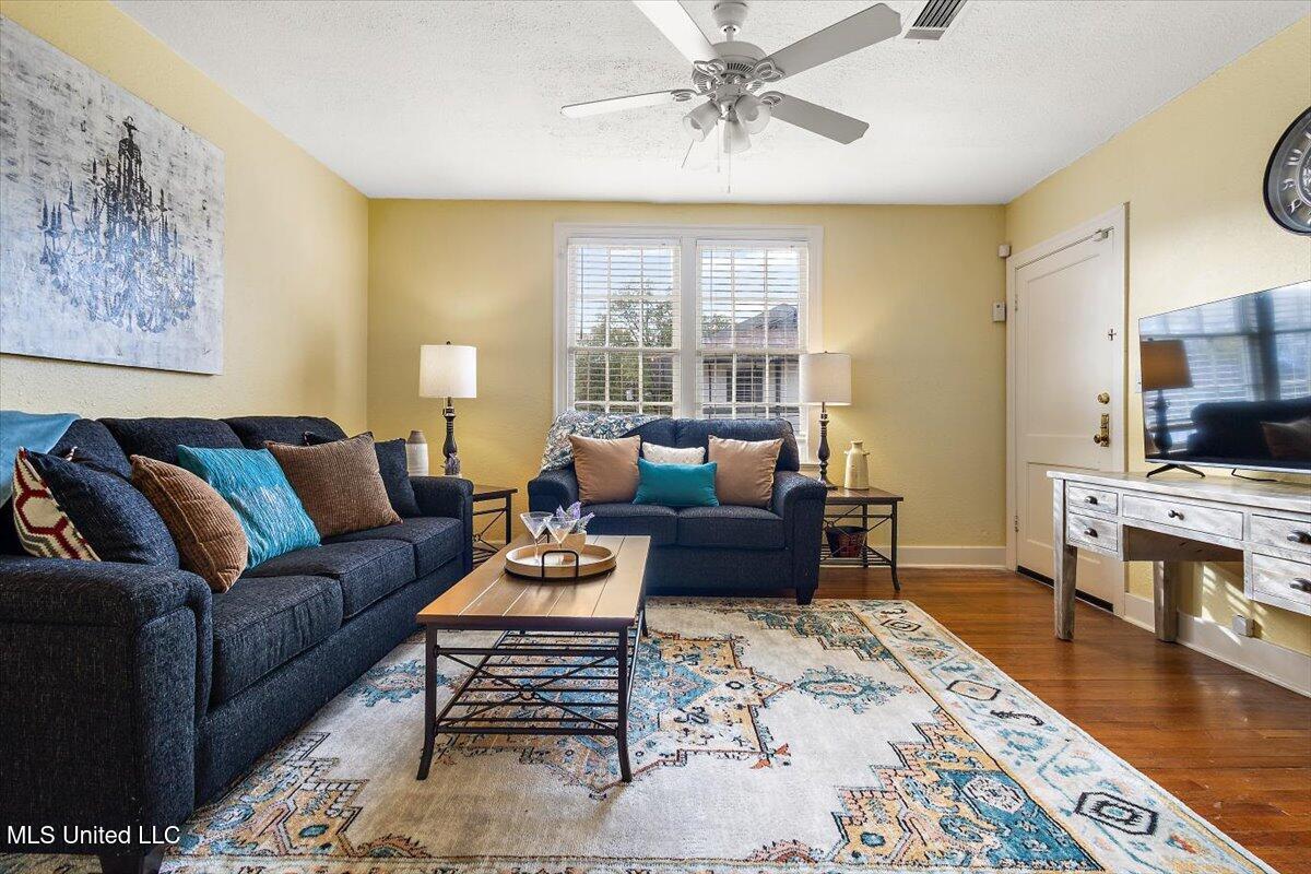 1332 North Jefferson Street, Unit 2 Jackson, MS 39202 - Photo 5 of 23 05-HTP_4685