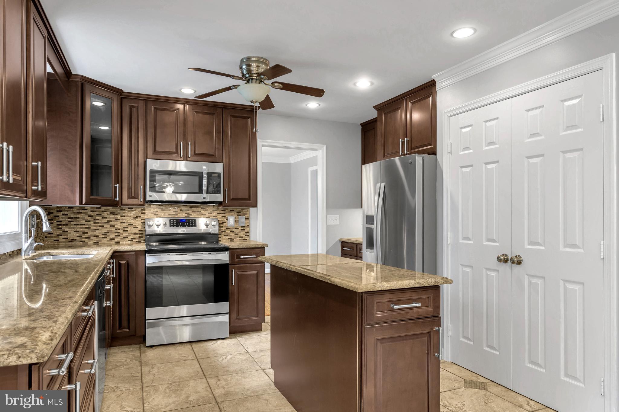 676 Hope Road Stafford, VA 22554 - Photo 10 of 39 Gallery Image 10