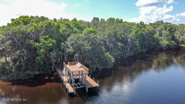 $2,750,000 | 645 Highway 17, San Mateo, FL 32187