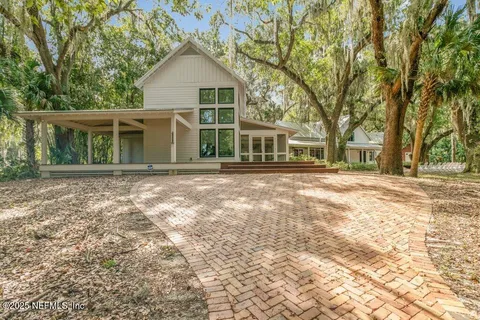 $2,750,000 | 645 Highway 17, San Mateo, FL 32187