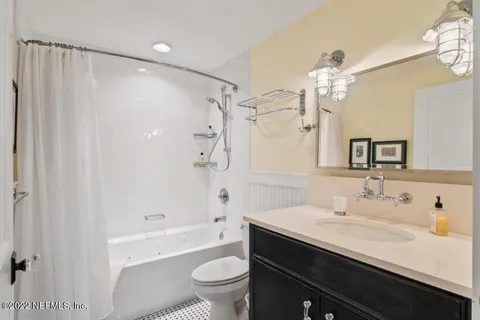 $2,750,000 | 645 Highway 17, San Mateo, FL 32187