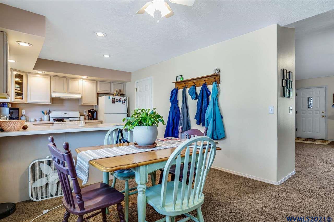 6996 Ridgetop Drive Northeast Keizer, OR 97303 - Photo 11 of 29 Gallery Image 11