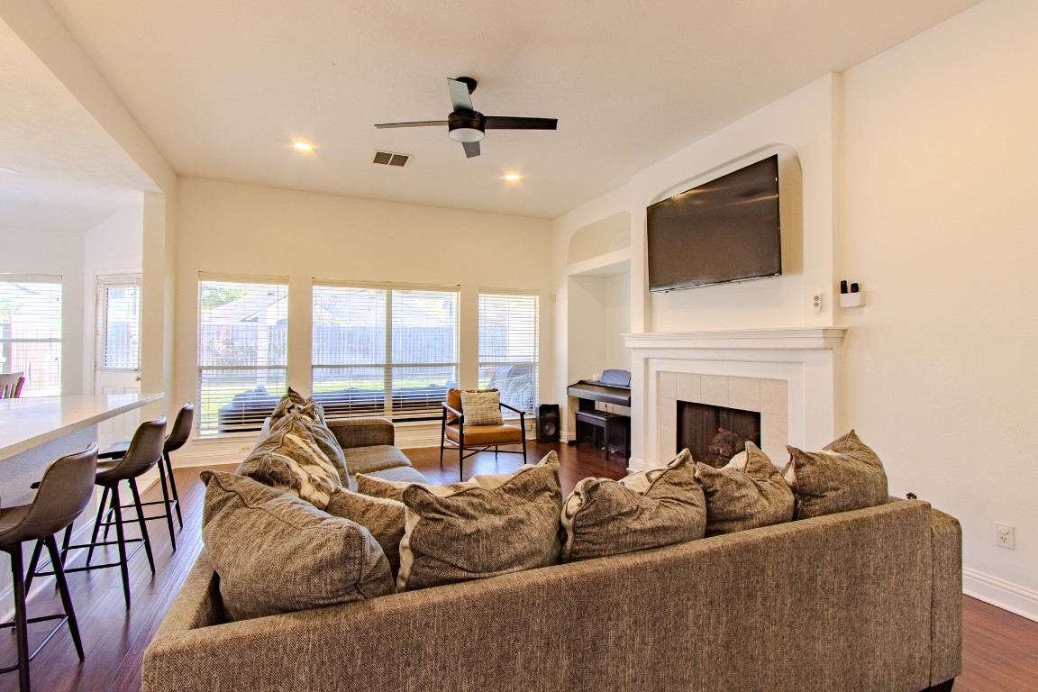 20922 Clovermeadow Spring, TX 77379 - Photo 7 of 32