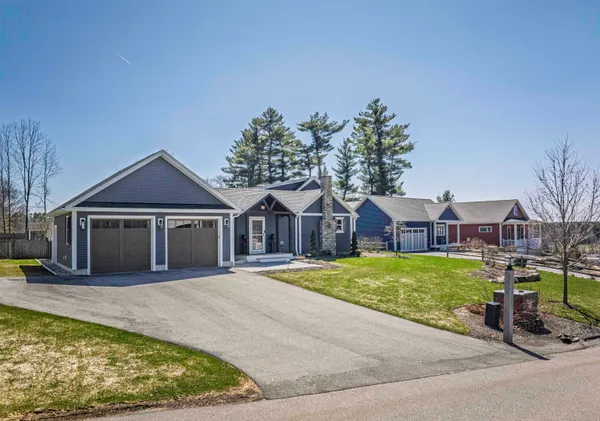 $925,000 | 17 Beaumont Drive, Dover, NH 03820