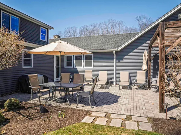 $925,000 | 17 Beaumont Drive, Dover, NH 03820