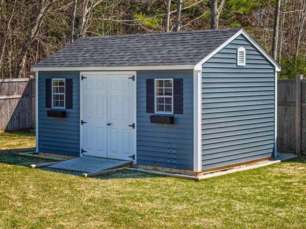 $925,000 | 17 Beaumont Drive, Dover, NH 03820