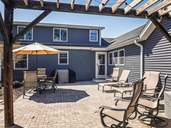 $925,000 | 17 Beaumont Drive, Dover, NH 03820