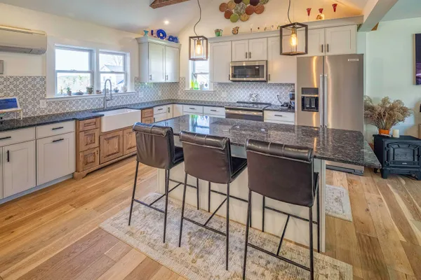 $925,000 | 17 Beaumont Drive, Dover, NH 03820