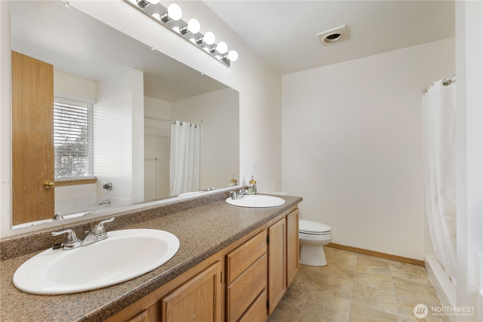 10124 Southeast 243rd Street Kent, WA 98030 - Photo 25 of 35