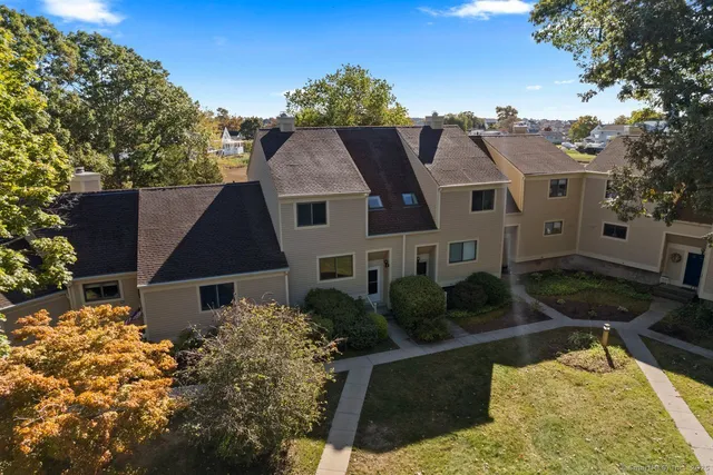 $574,900 | 254 Hidden Cove Road, Unit 254, Old Saybrook, CT 06475