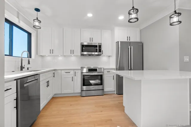 $574,900 | 254 Hidden Cove Road, Unit 254, Old Saybrook, CT 06475