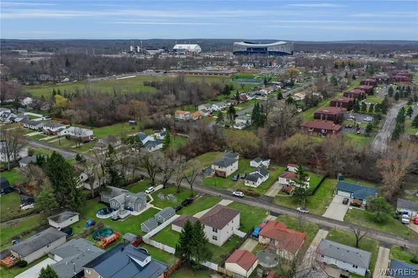 $389,900 | 4996 Thurston Avenue, Hamburg, NY 14219