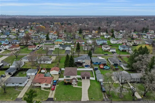 $389,900 | 4996 Thurston Avenue, Hamburg, NY 14219