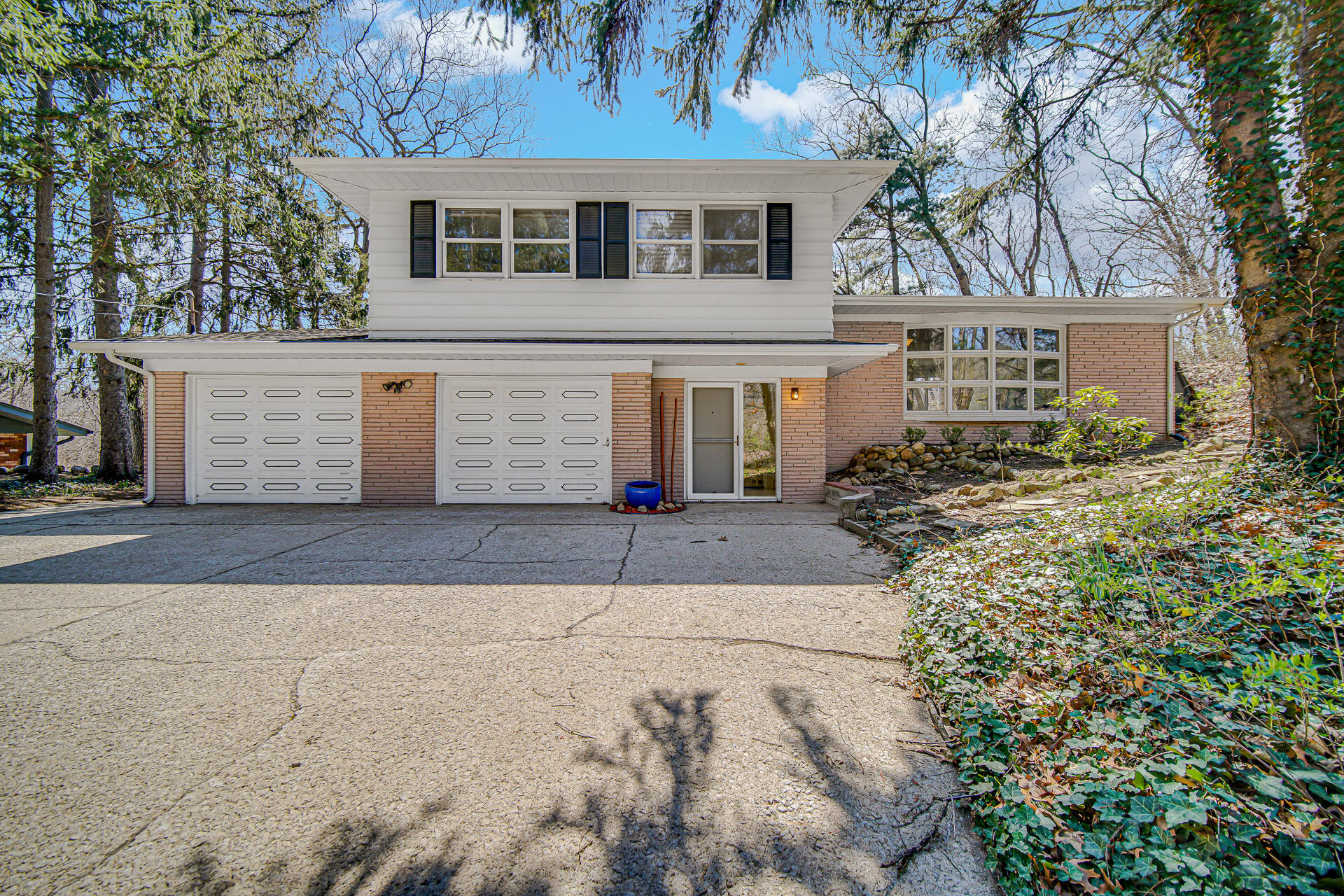 71 Ski Hill Road Portage, IN 46368 - Photo 2 of 23 1920x1280