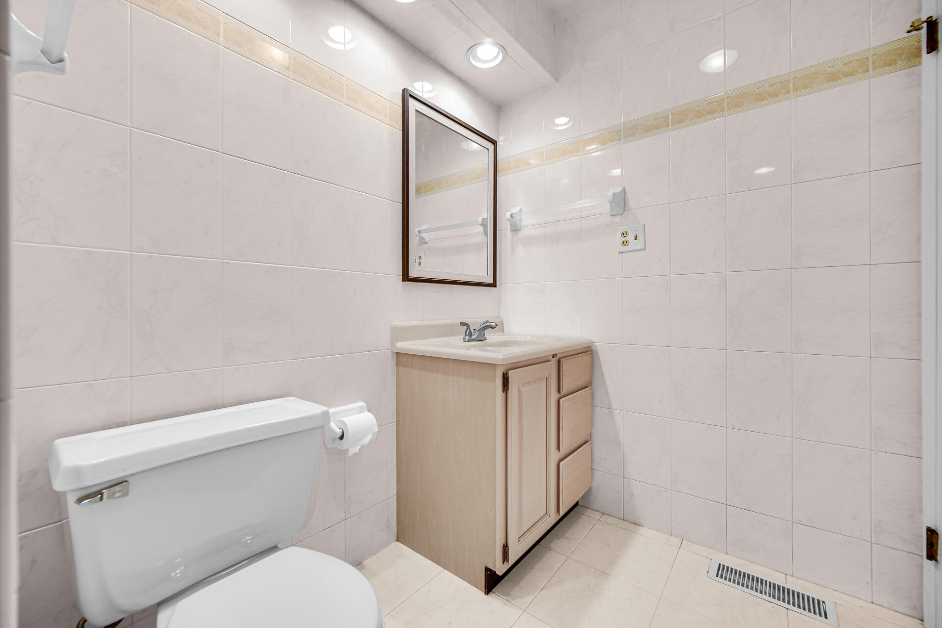 71 Ski Hill Road Portage, IN 46368 - Photo 9 of 23 1920x1280