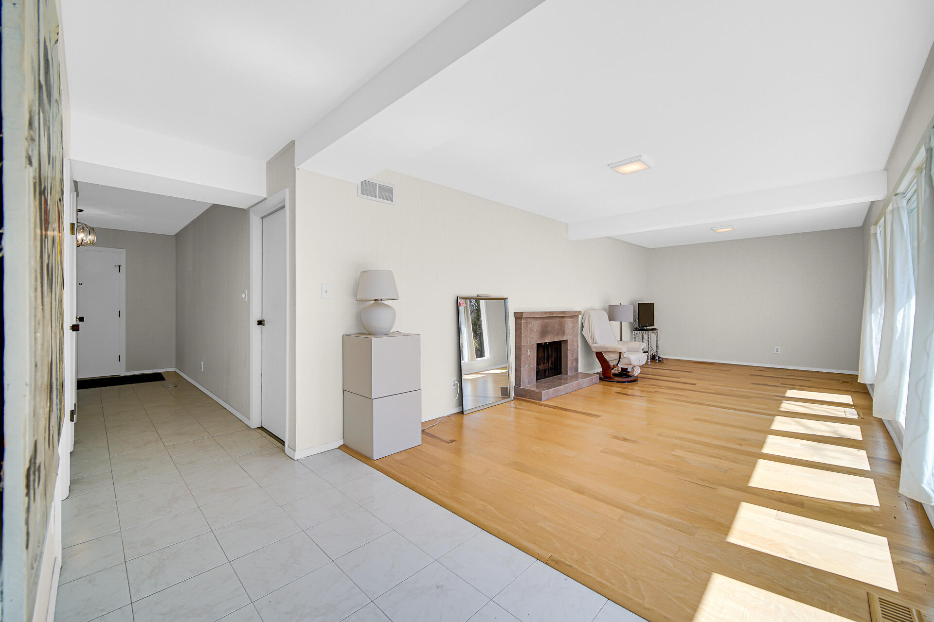 71 Ski Hill Road Portage, IN 46368 - Photo 10 of 23 1920x1280