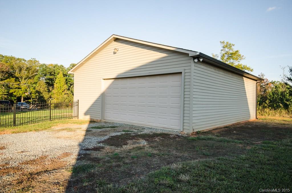 1618 Ivey Church Road Maiden, NC 28650 - Photo 7 of 24 Gallery Image 7