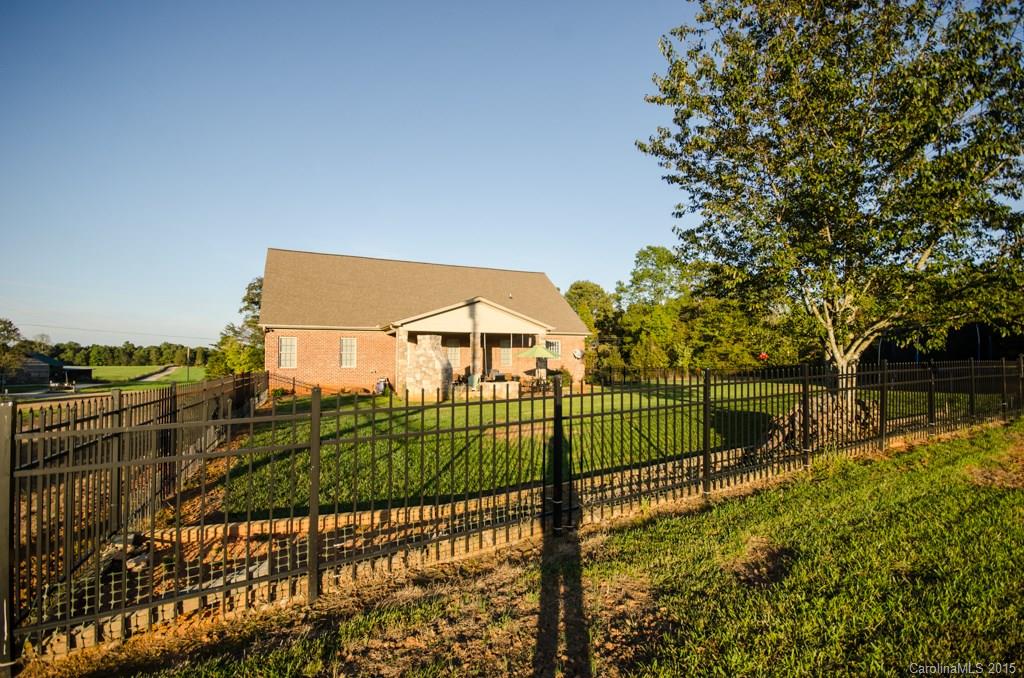 1618 Ivey Church Road Maiden, NC 28650 - Photo 8 of 24 Gallery Image 8