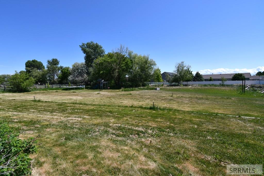2950 North Ammon Road Idaho Falls, ID 83401 - Photo 32 of 48 Back Yard