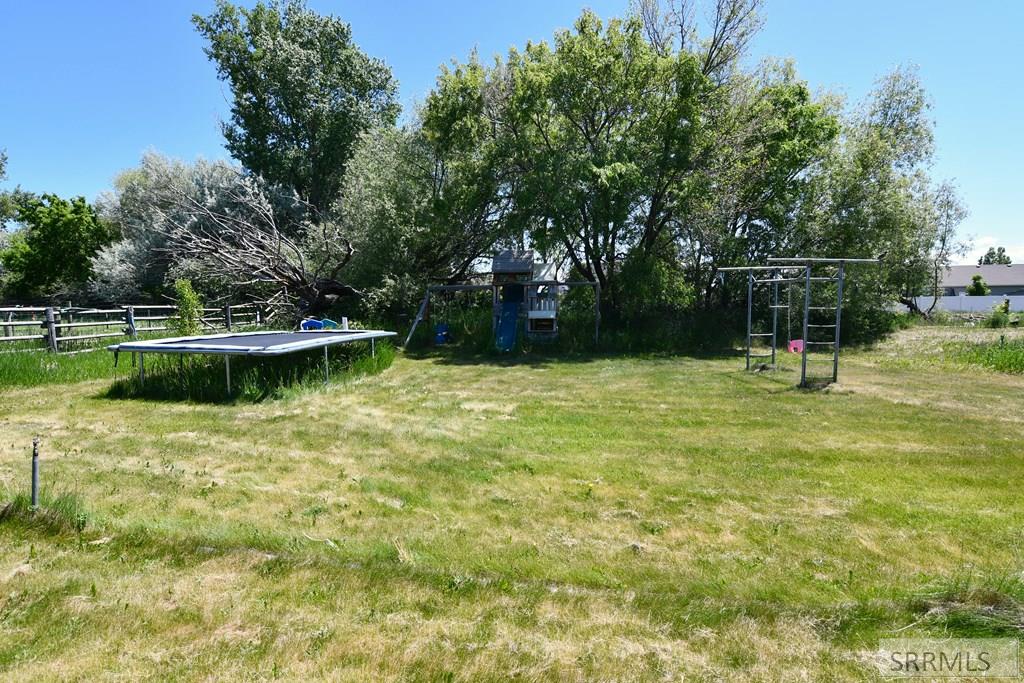 2950 North Ammon Road Idaho Falls, ID 83401 - Photo 33 of 48 Play Area