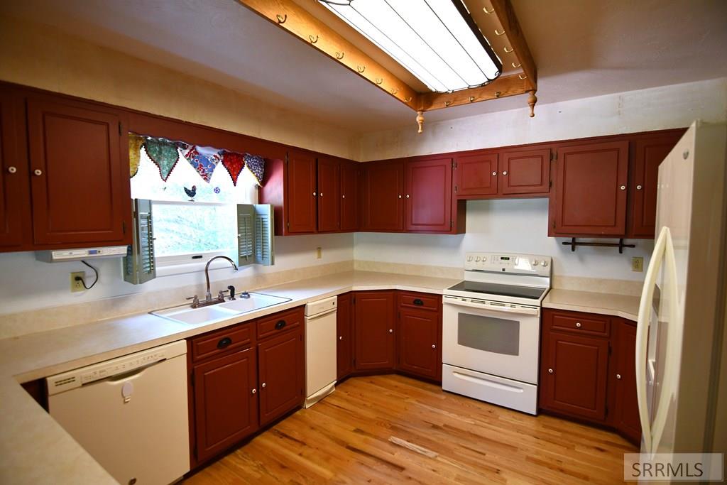 2950 North Ammon Road Idaho Falls, ID 83401 - Photo 9 of 48 Kitchen