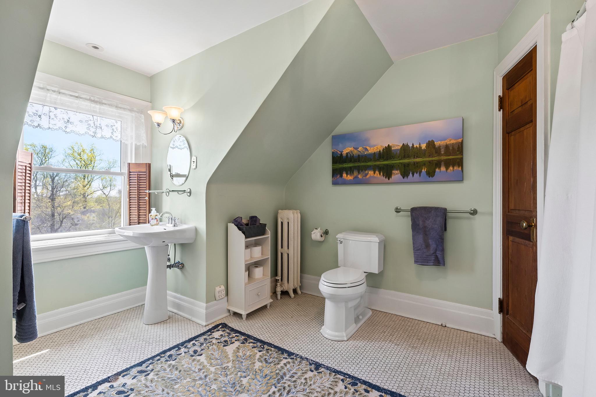 217 Highland Avenue Devon, PA 19333 - Photo 34 of 53 3rd floor bathroom with shower/tub