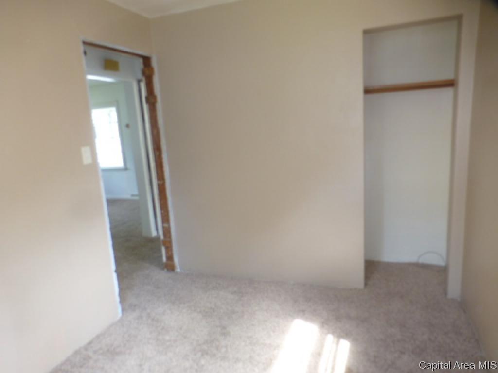1033 North Ohio Street Springfield, IL 62702 - Photo 9 of 13